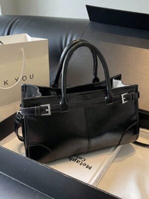 شنطة حريمي، خامة جلد