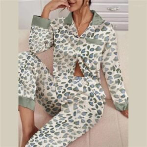 بيجامة للنساء ساتان